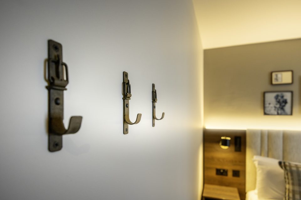 Door hanger detail